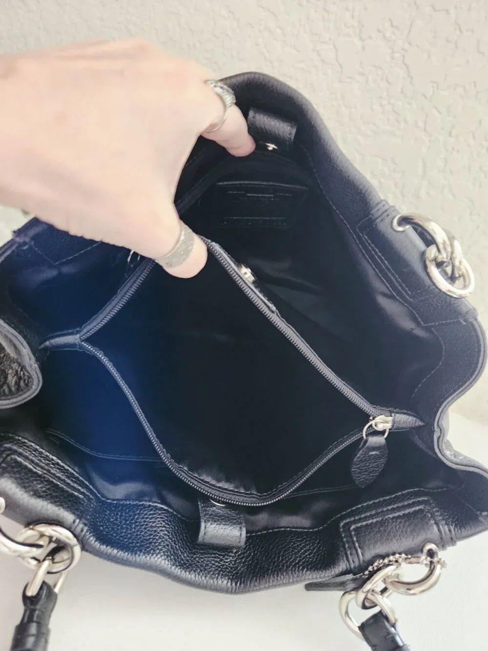 Euc Coach Black Leather Shoulder Bag Purse